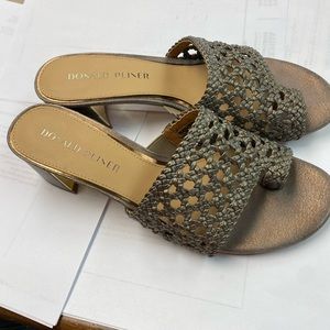 NEW Donald Pliner Melrose Slide Taupe size 7.5M